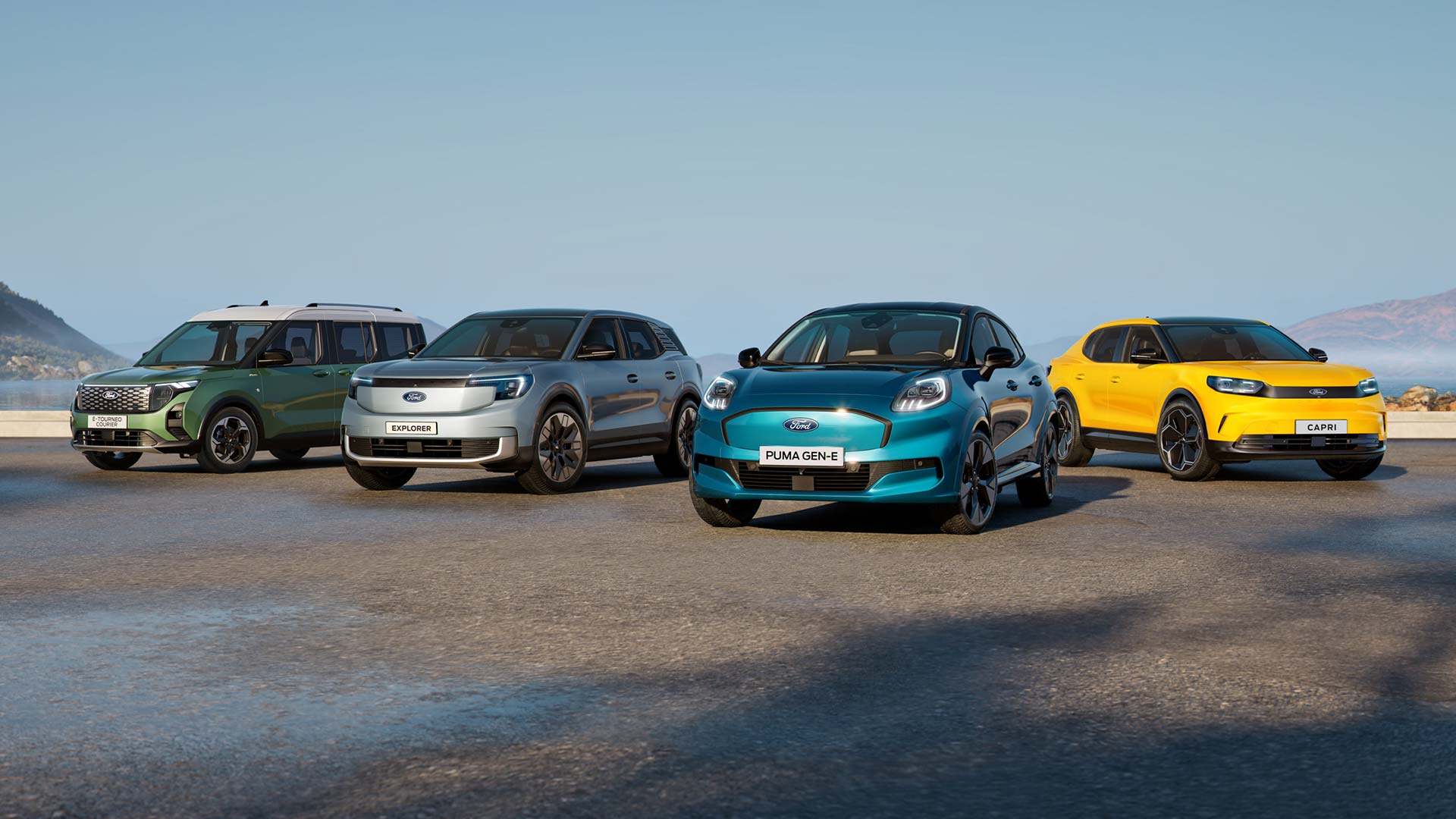Ford henkilöautot rivissä ulkona.