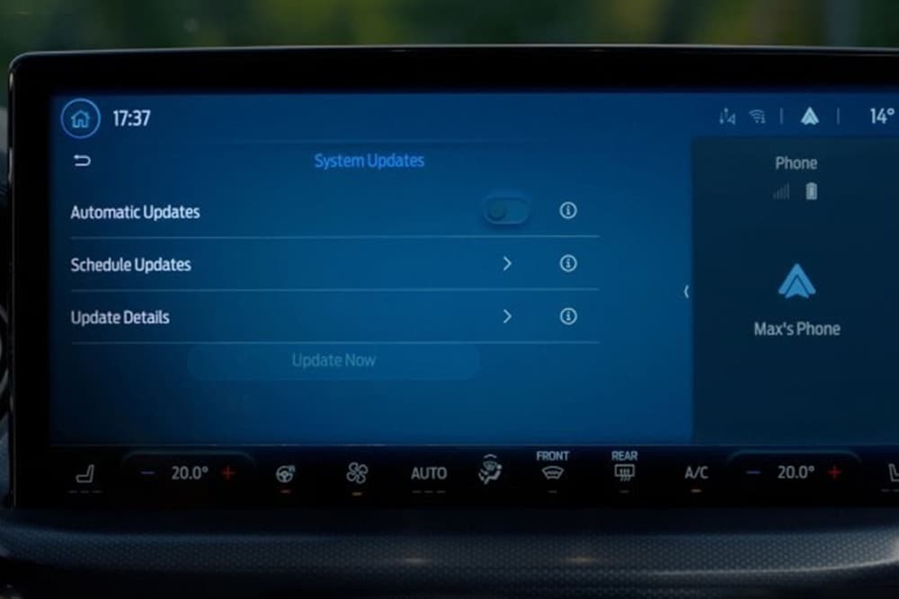SYNC 4 showing automatic updates on screen