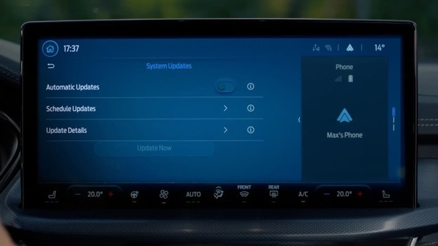 SYNC 4 showing automatic updates on screen