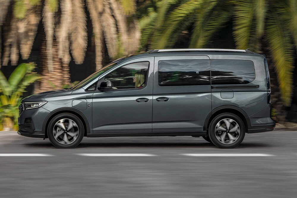 Ford Tourneo Connect sivulta
