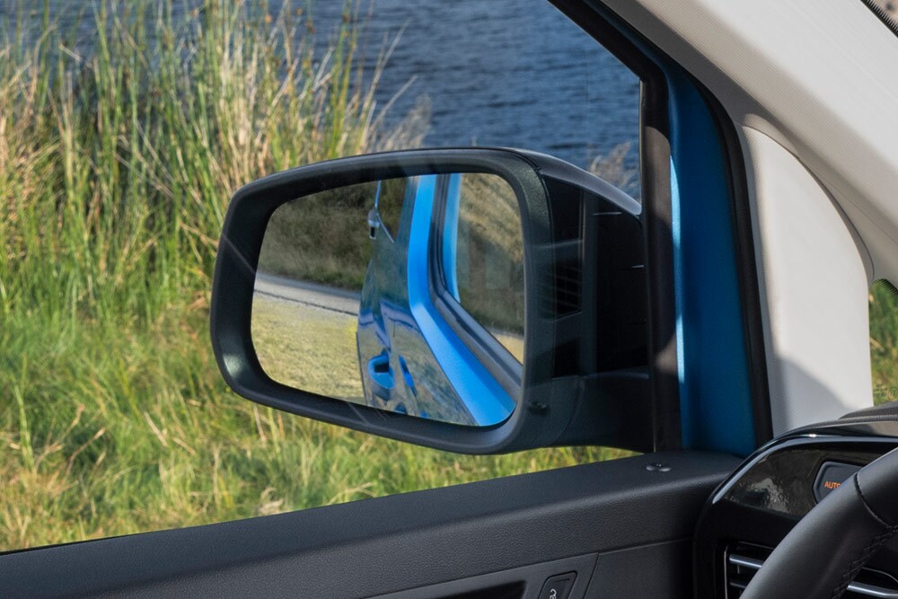 Ford Tourneo Connectin kuolleen kulman valvontajärjestelmä