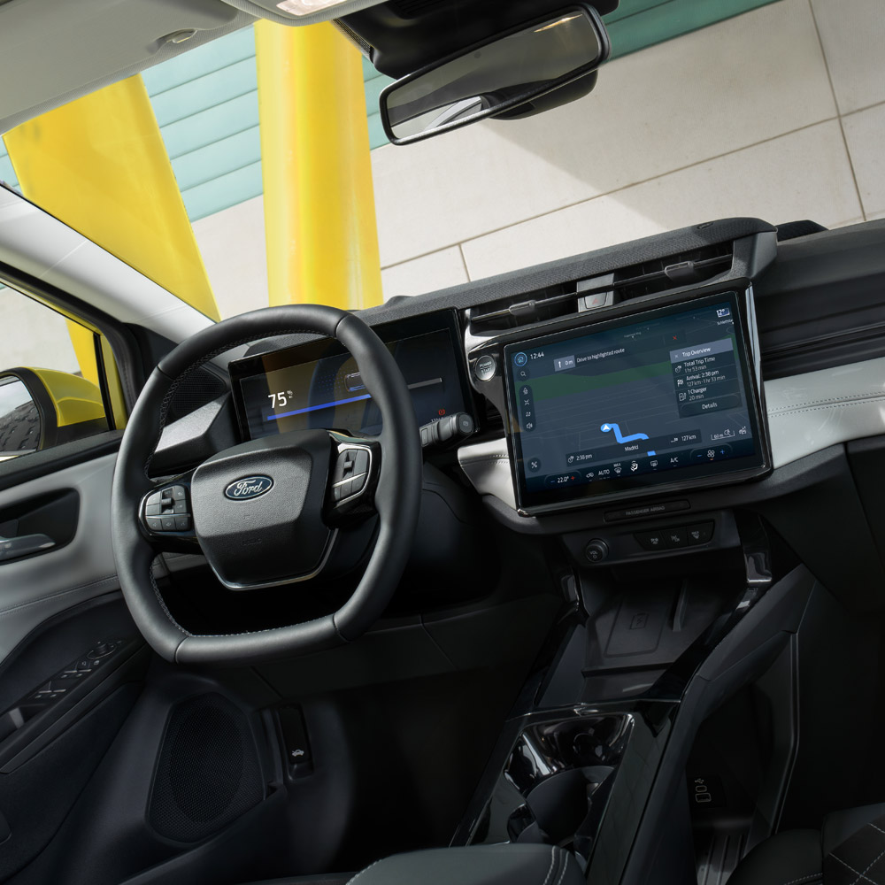 Uuden Ford Puma Gen-E:n® sisätilat, joissa on suuri kosketusnäyttö ja yhdistetty navigointi.
