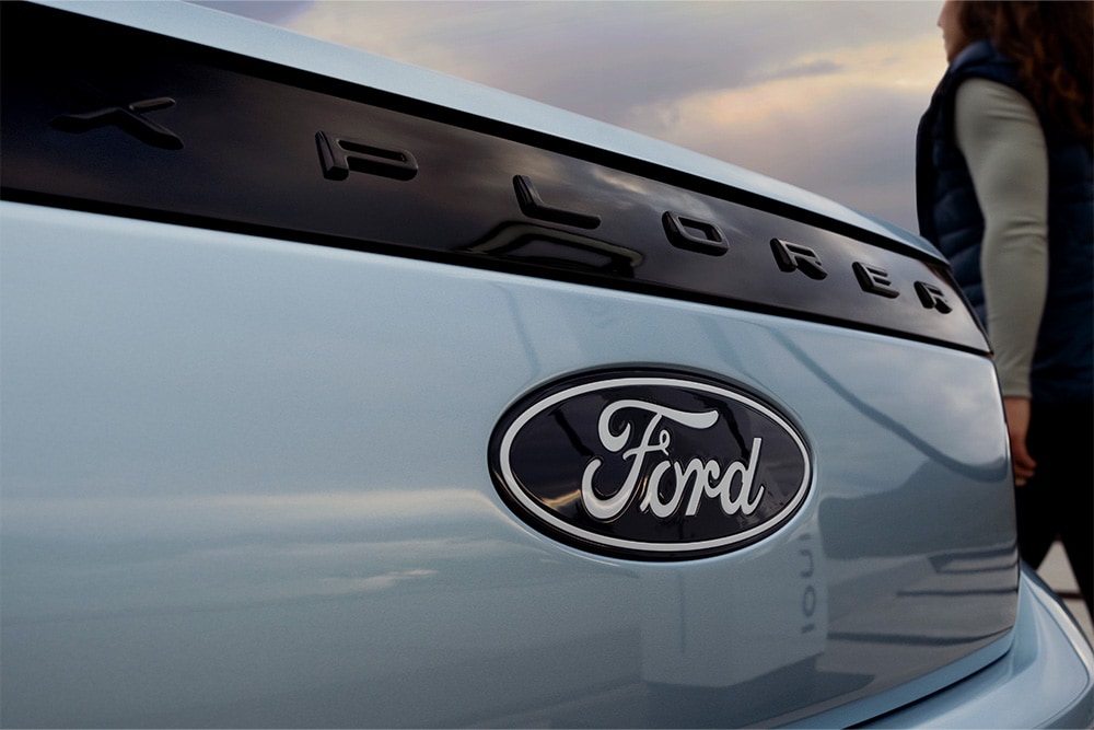 TCO - Blue Explorer - Ford Badge - 1000x1000