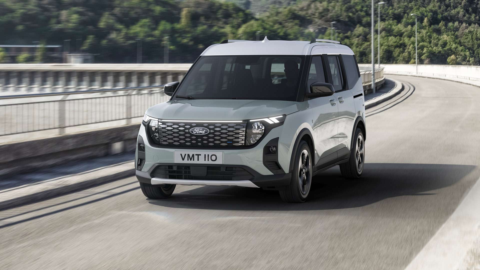 Ford E-Tourneo Courier Active-malli tiellä