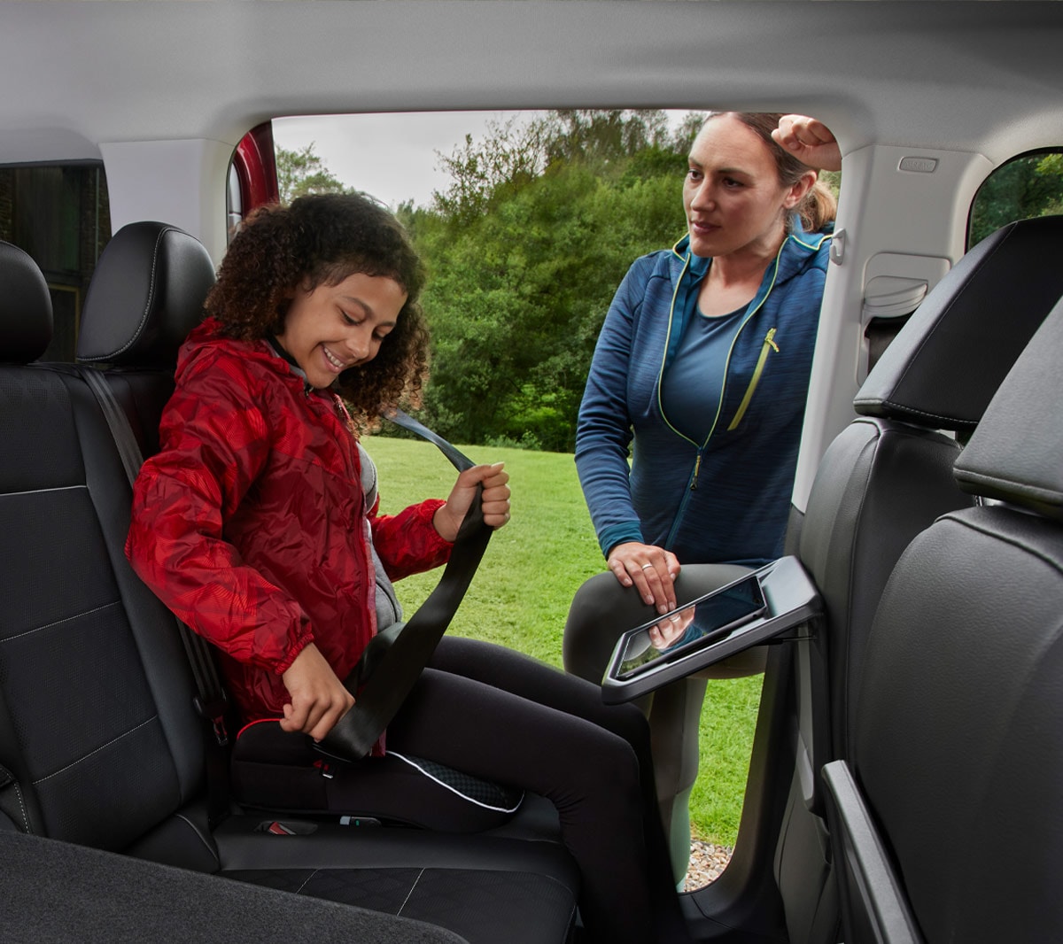 Ford Tourneo Connect muunneltavat istuimet