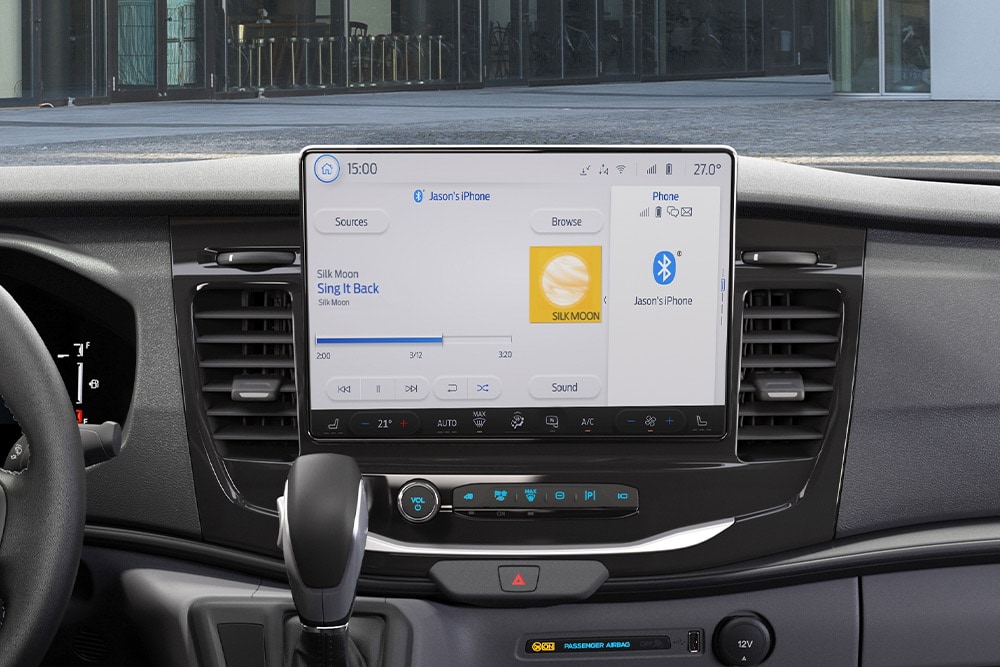 Ford Transit Kombin kojelauta, jossa on 8 tuuman SYNC® 3 -kosketusnäyttö.